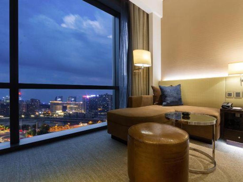 New World Guiyang Hotel Exterior photo