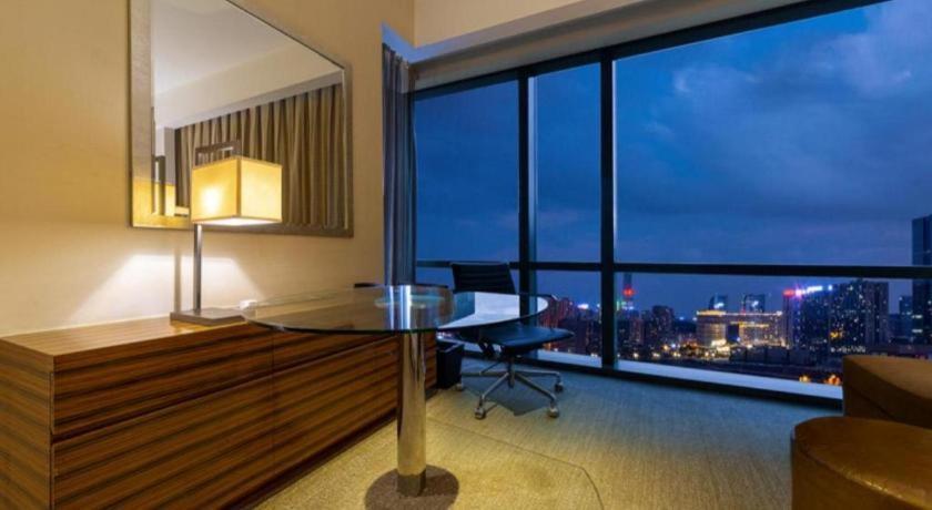 New World Guiyang Hotel Exterior photo