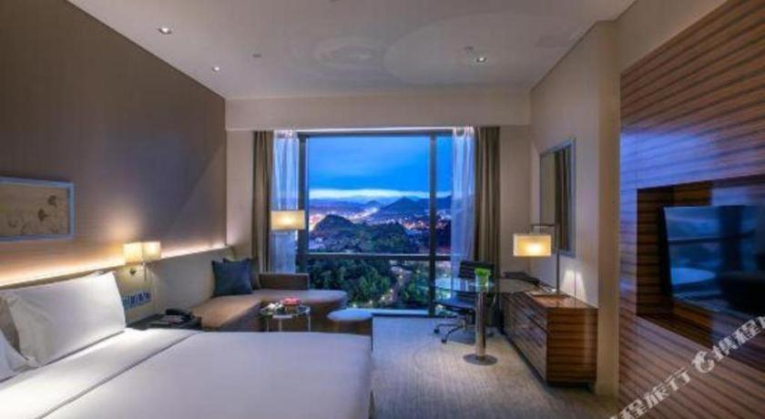 New World Guiyang Hotel Exterior photo