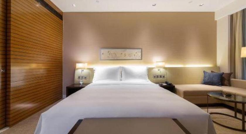 New World Guiyang Hotel Exterior photo