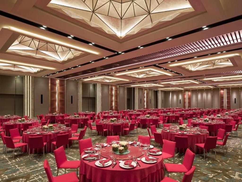 New World Guiyang Hotel Exterior photo